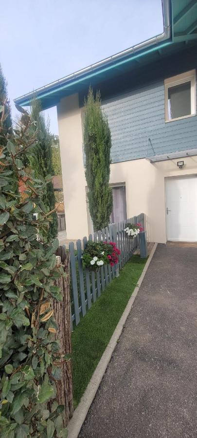 La Maison Du Port, Une Exclusivite Lla Selections By Location Lac Annecy Сен-Жорьо Экстерьер фото