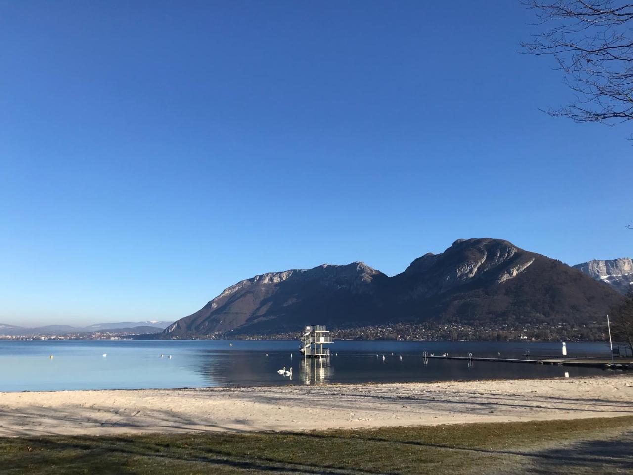 La Maison Du Port, Une Exclusivite Lla Selections By Location Lac Annecy Сен-Жорьо Экстерьер фото