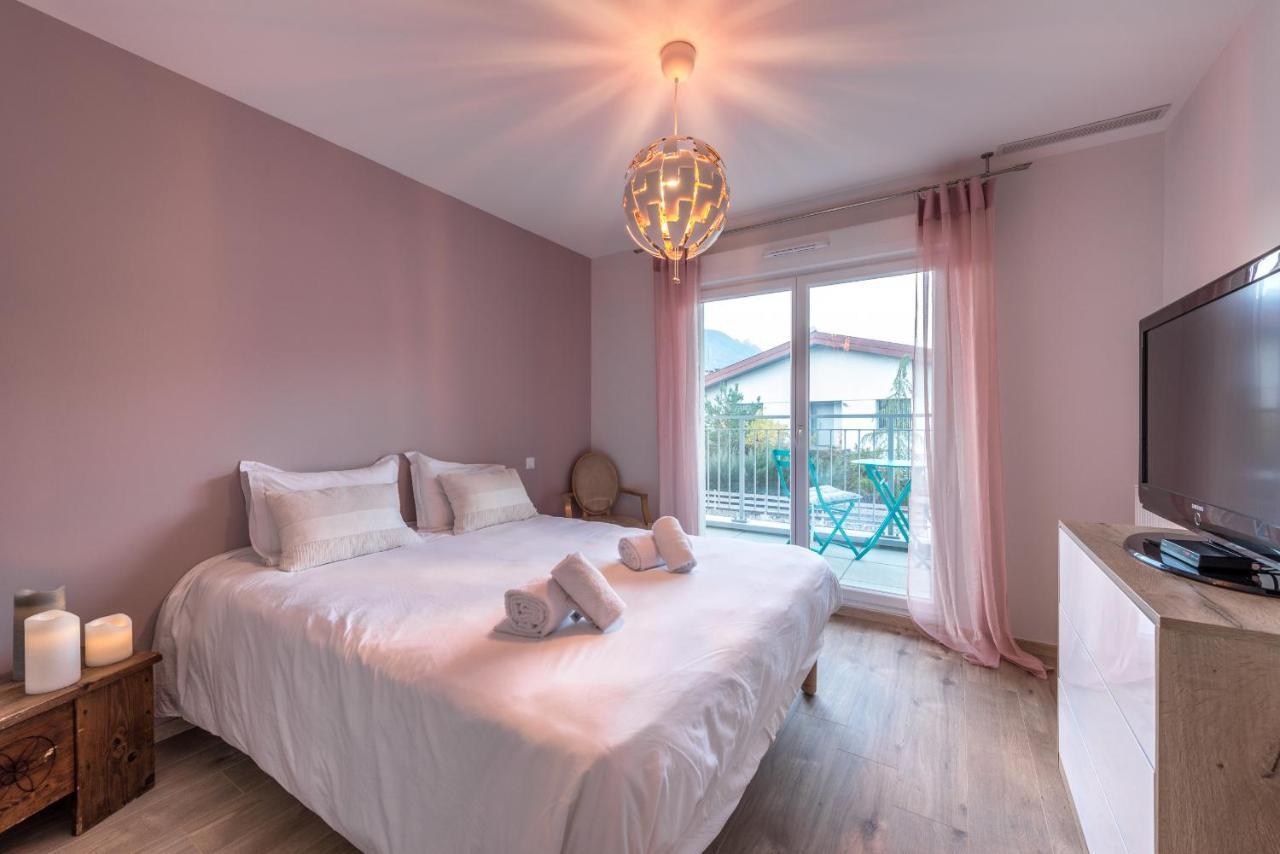 La Maison Du Port, Une Exclusivite Lla Selections By Location Lac Annecy Сен-Жорьо Экстерьер фото